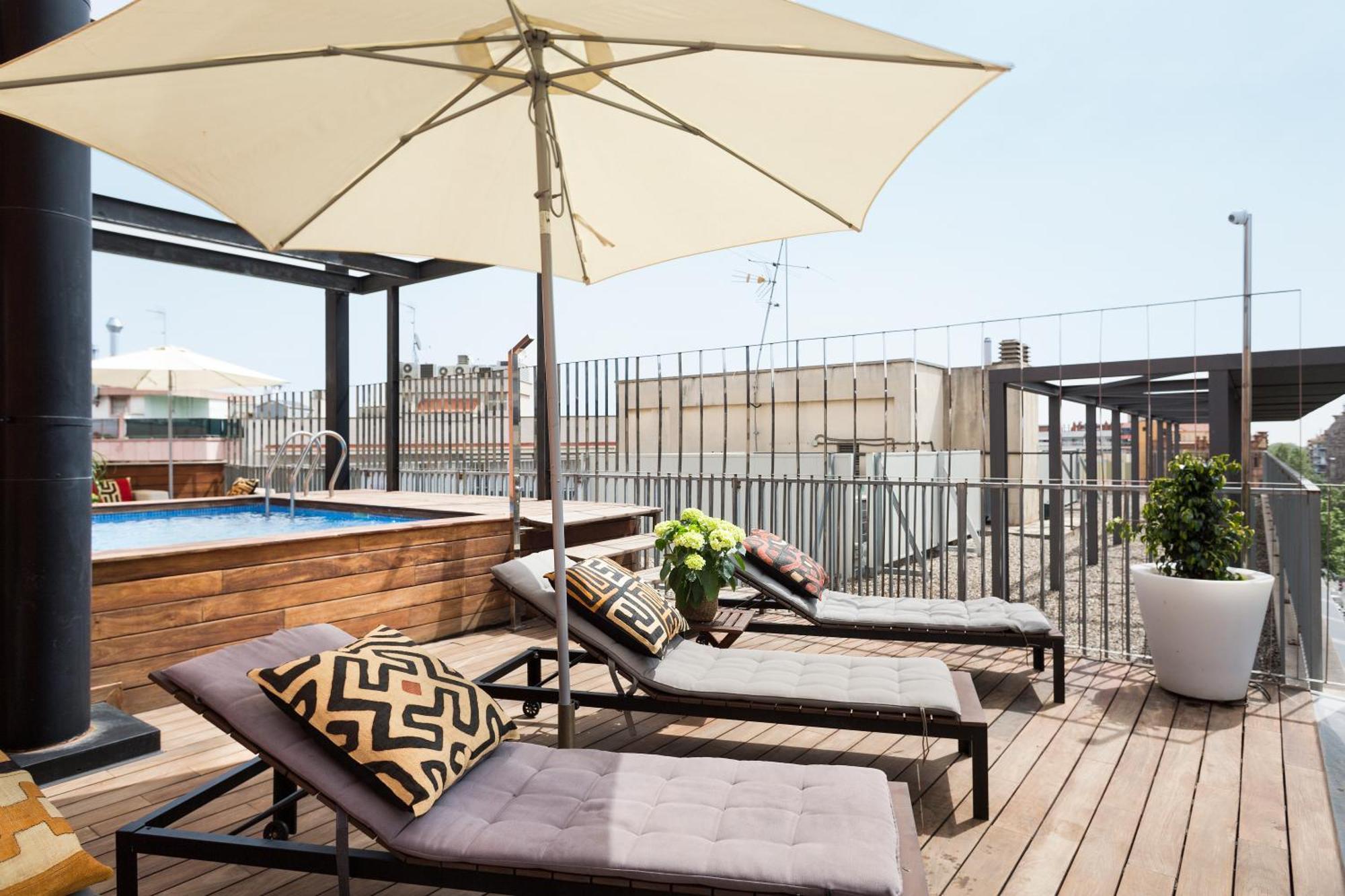 Apartment Barcelona Rentals - Pool Terrace In City Center Eksteriør billede